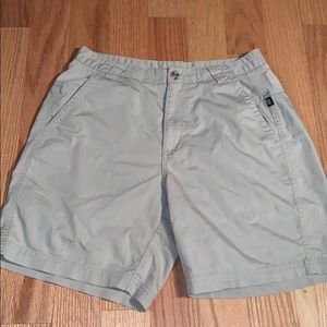 Columbia Women’s GRT Khaki Shorts 6